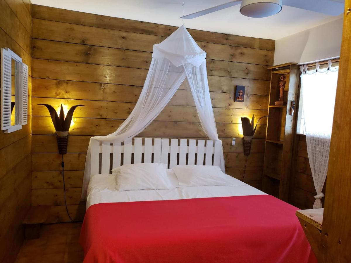 Les Bananes Vertes Ecolodges Saint-Claude Exterior foto