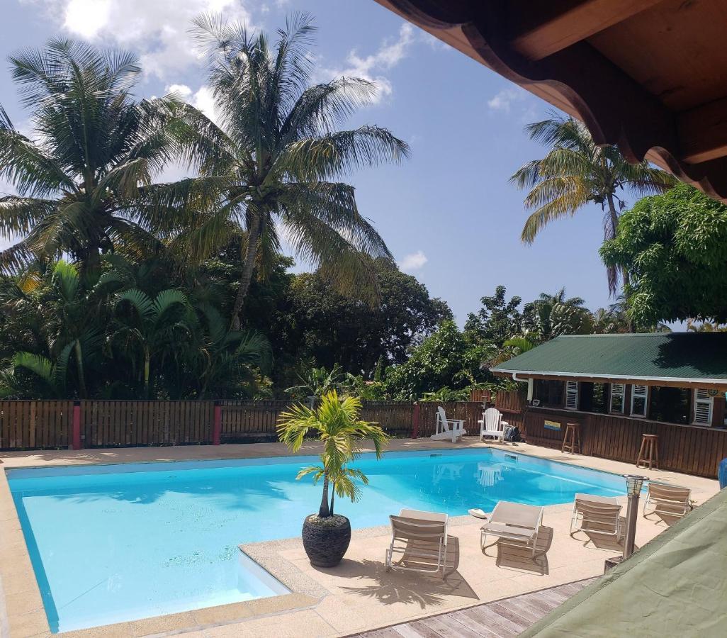 Les Bananes Vertes Ecolodges Saint-Claude Exterior foto